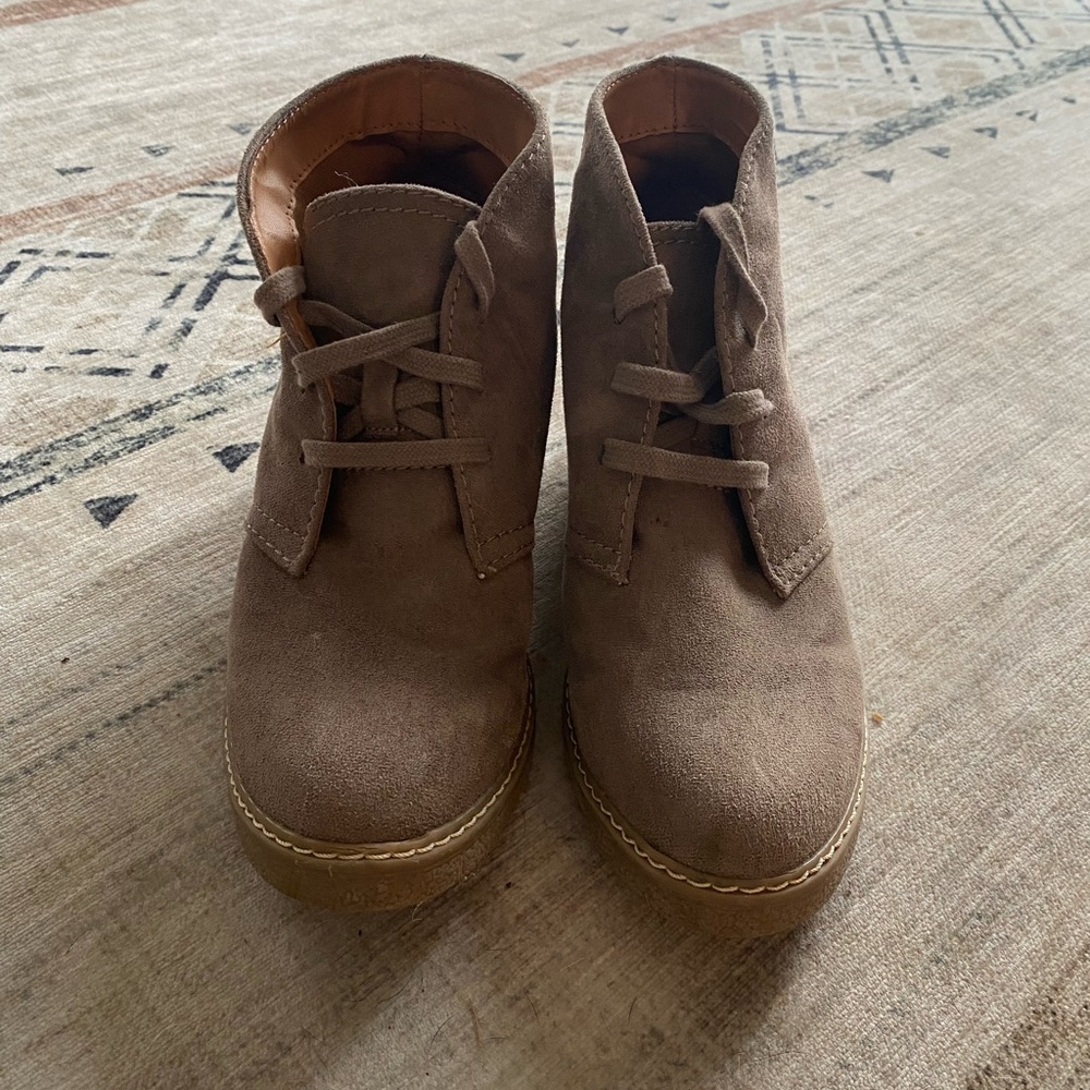 Women’s heeled boots